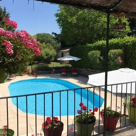 Petit Mas En Pays De L'uzege *